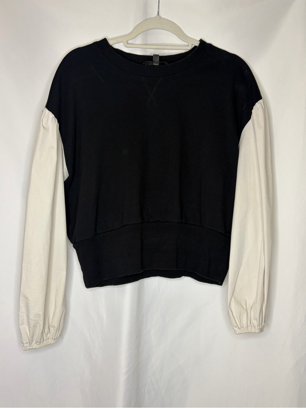 Truth by Republic Black Sweatshirt Top with Contrast Puff Sleeves Size L Approx